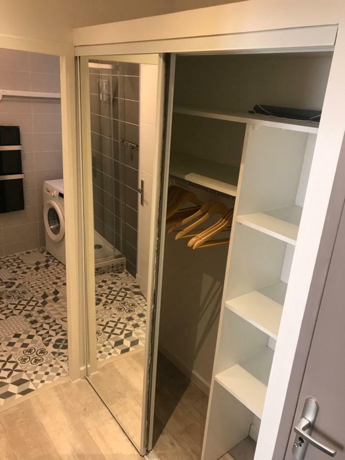 Appartement Feel@home Nemausus   Le 4 *